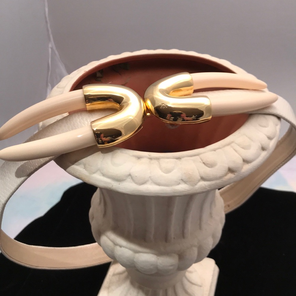 Alexis Kirk adjustable belt